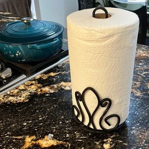 Like new paper towel holder